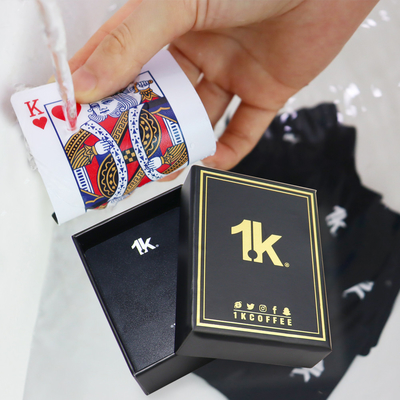 Thẻ chơi PVC tùy chỉnh Đơn giản Bọc vàng Thẻ poker mát mẻ Đen sáng tạo bền